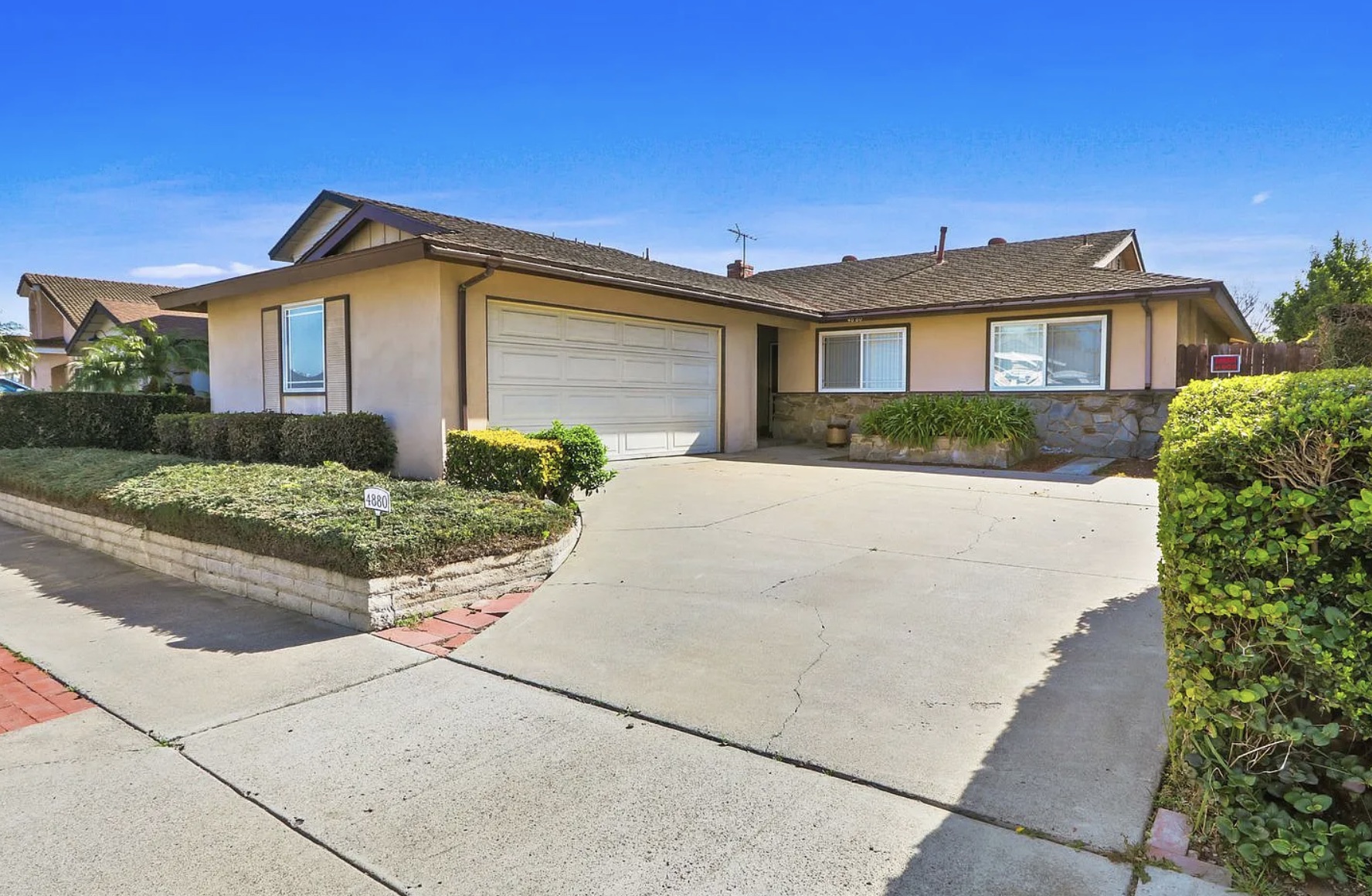 4880 Hazelnut Ave