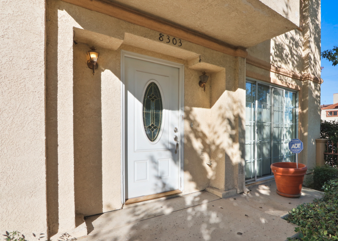 8303 Rosemead Blvd